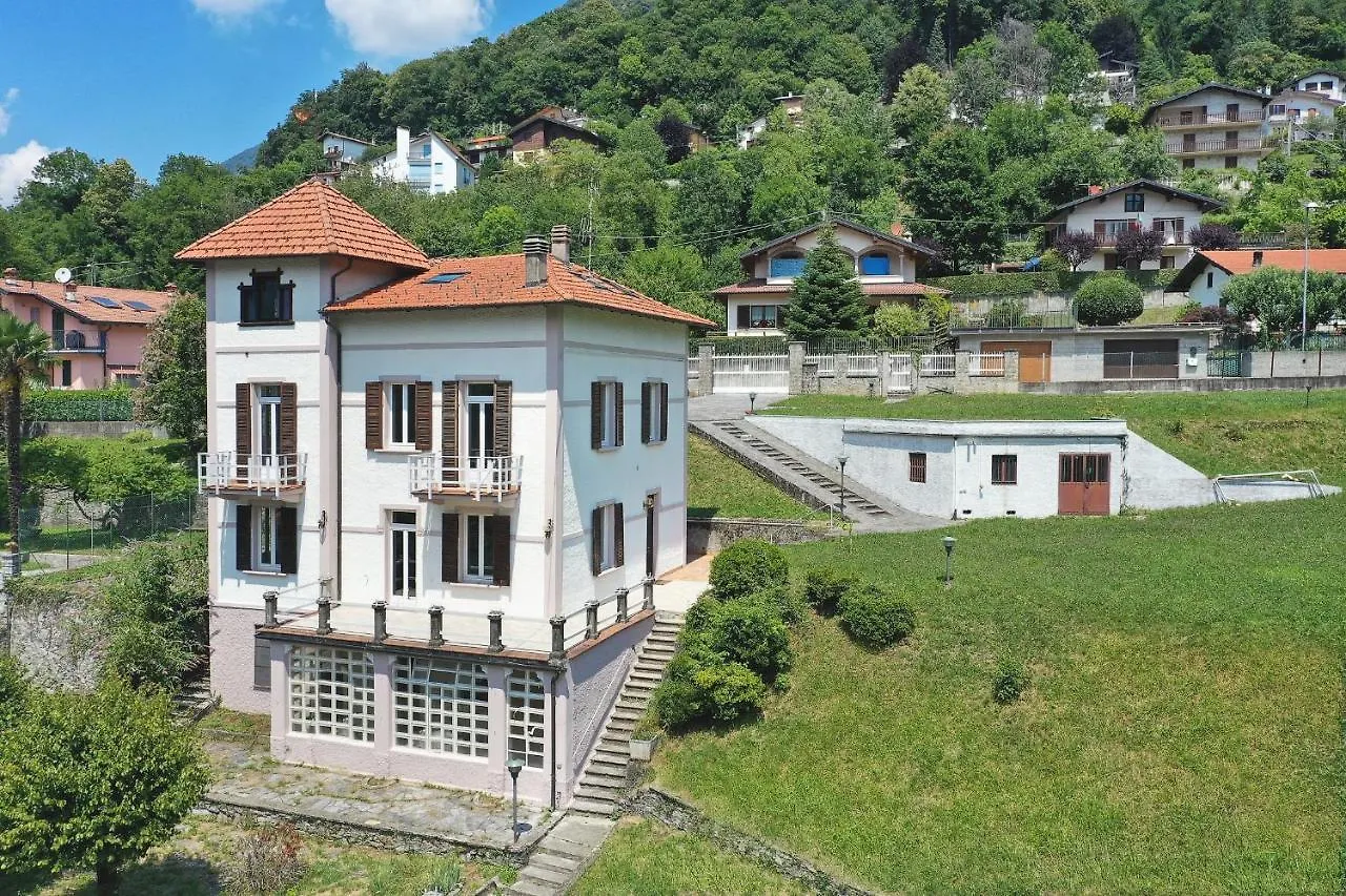 Apartment In Villa Oleandra With Privet Garden & Pool Dizzasco
