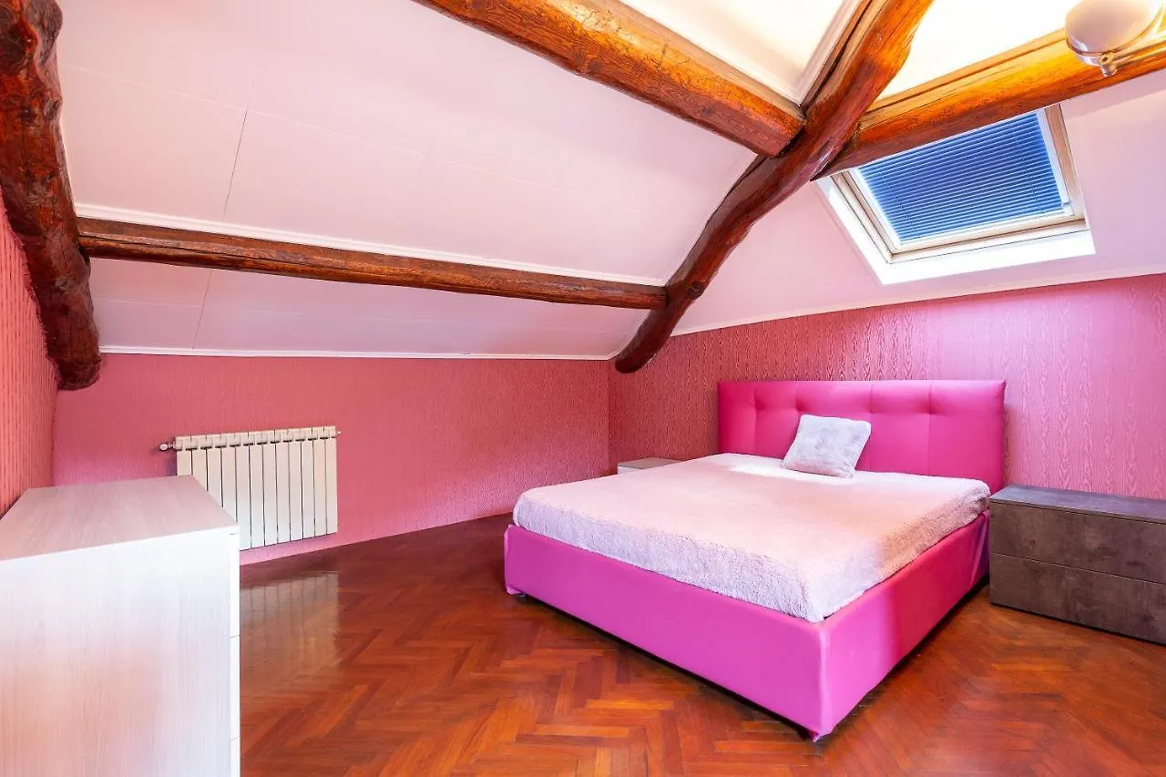 Apartment In Villa Oleandra With Privet Garden & Pool Dizzasco