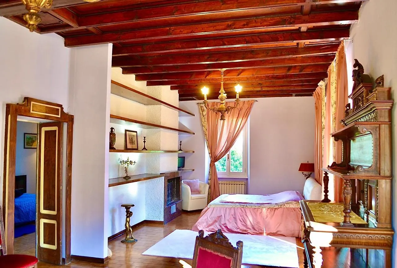 Apartment In Villa Oleandra With Privet Garden & Pool Dizzasco