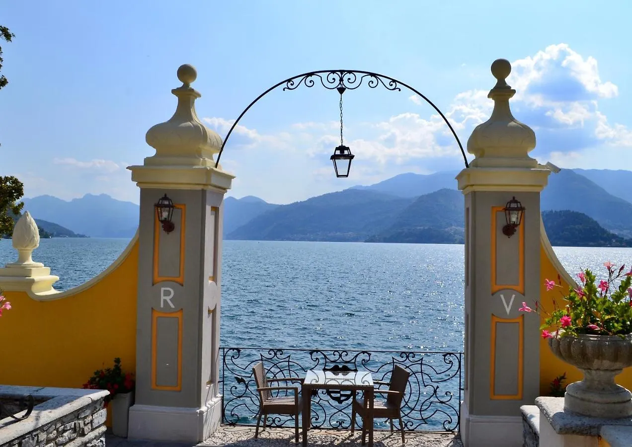 Apartment In Villa Oleandra With Privet Garden & Pool Dizzasco